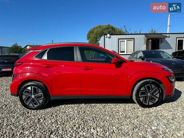 Красный Хендай Kona Electric, объемом двигателя 0 л и пробегом 86 тыс. км за 20600 $, фото 11 на Automoto.ua