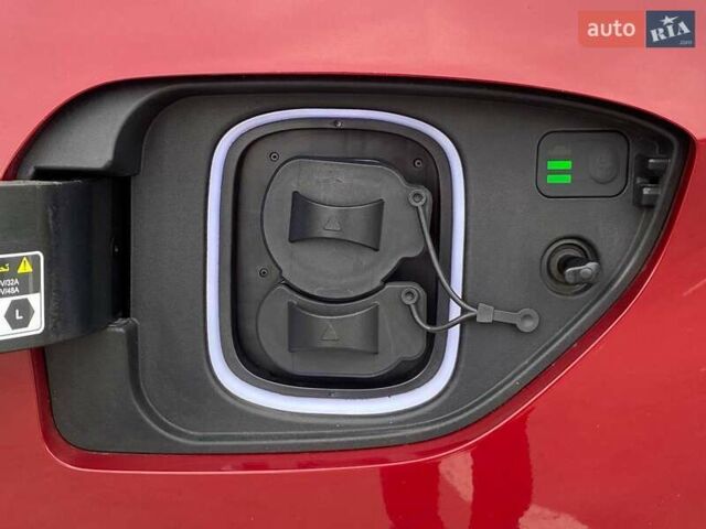 Красный Хендай Kona Electric, объемом двигателя 0 л и пробегом 67 тыс. км за 19999 $, фото 35 на Automoto.ua