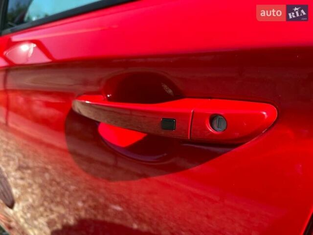 Красный Хендай Kona Electric, объемом двигателя 0 л и пробегом 113 тыс. км за 19900 $, фото 27 на Automoto.ua