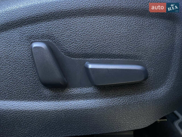 Червоний Хендай Kona Electric, об'ємом двигуна 0 л та пробігом 52 тис. км за 23200 $, фото 94 на Automoto.ua