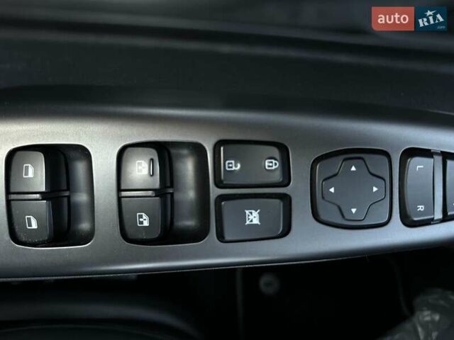 Красный Хендай Kona Electric, объемом двигателя 0 л и пробегом 113 тыс. км за 19900 $, фото 10 на Automoto.ua