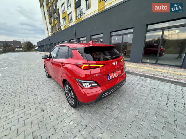 Красный Хендай Kona Electric, объемом двигателя 0 л и пробегом 161 тыс. км за 17999 $, фото 5 на Automoto.ua