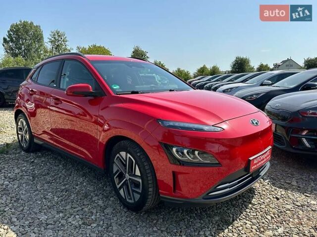 Красный Хендай Kona Electric, объемом двигателя 0 л и пробегом 113 тыс. км за 19900 $, фото 23 на Automoto.ua