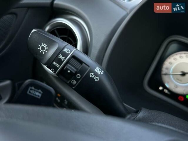 Красный Хендай Kona Electric, объемом двигателя 0 л и пробегом 113 тыс. км за 19900 $, фото 42 на Automoto.ua