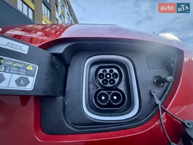 Красный Хендай Kona Electric, объемом двигателя 0 л и пробегом 161 тыс. км за 17999 $, фото 13 на Automoto.ua