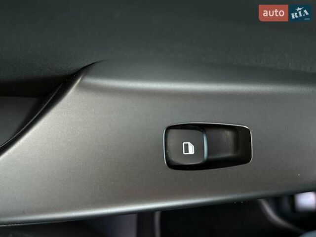 Красный Хендай Kona Electric, объемом двигателя 0 л и пробегом 113 тыс. км за 19900 $, фото 66 на Automoto.ua