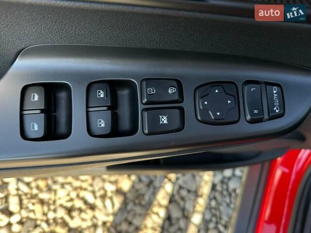 Красный Хендай Kona Electric, объемом двигателя 0 л и пробегом 86 тыс. км за 20600 $, фото 25 на Automoto.ua