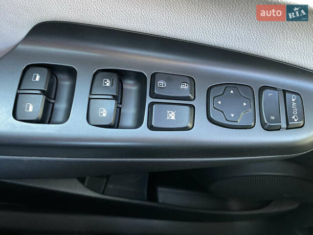 Червоний Хендай Kona Electric, об'ємом двигуна 0 л та пробігом 52 тис. км за 23200 $, фото 36 на Automoto.ua