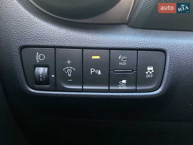 Червоний Хендай Kona Electric, об'ємом двигуна 0 л та пробігом 52 тис. км за 23200 $, фото 38 на Automoto.ua