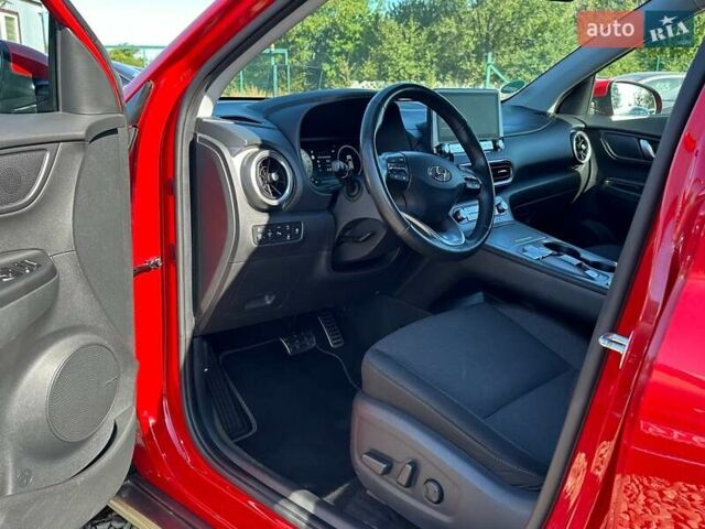 Красный Хендай Kona Electric, объемом двигателя 0 л и пробегом 86 тыс. км за 20600 $, фото 1 на Automoto.ua