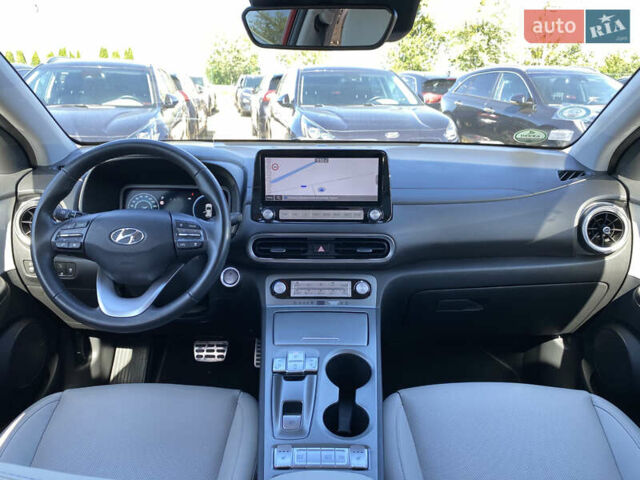 Червоний Хендай Kona Electric, об'ємом двигуна 0 л та пробігом 52 тис. км за 23200 $, фото 3 на Automoto.ua