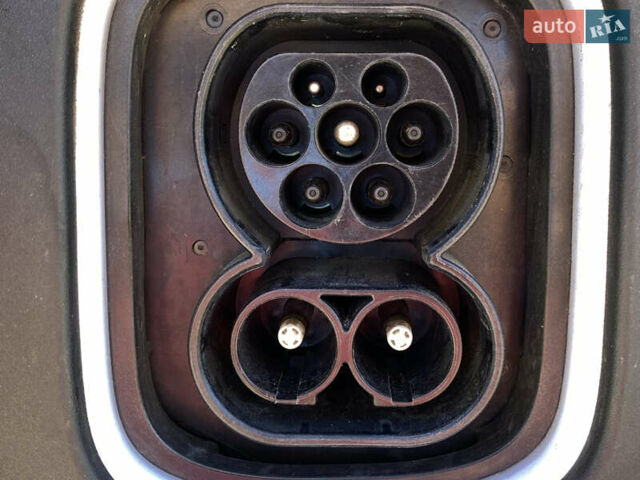 Червоний Хендай Kona Electric, об'ємом двигуна 0 л та пробігом 52 тис. км за 23200 $, фото 11 на Automoto.ua