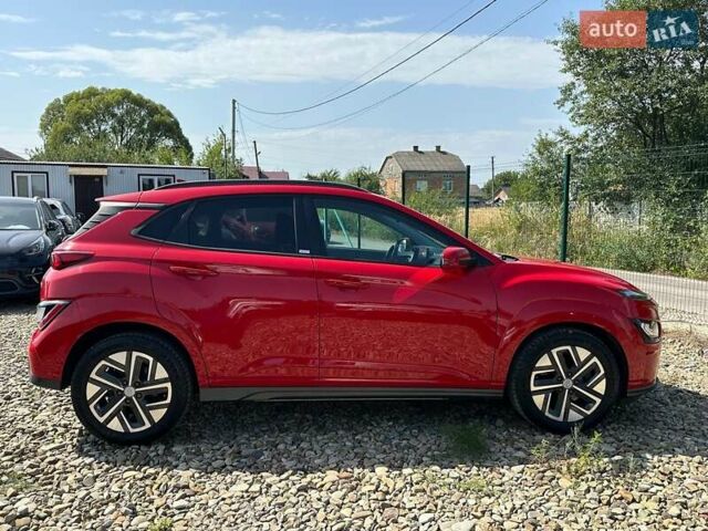 Красный Хендай Kona Electric, объемом двигателя 0 л и пробегом 113 тыс. км за 19900 $, фото 22 на Automoto.ua