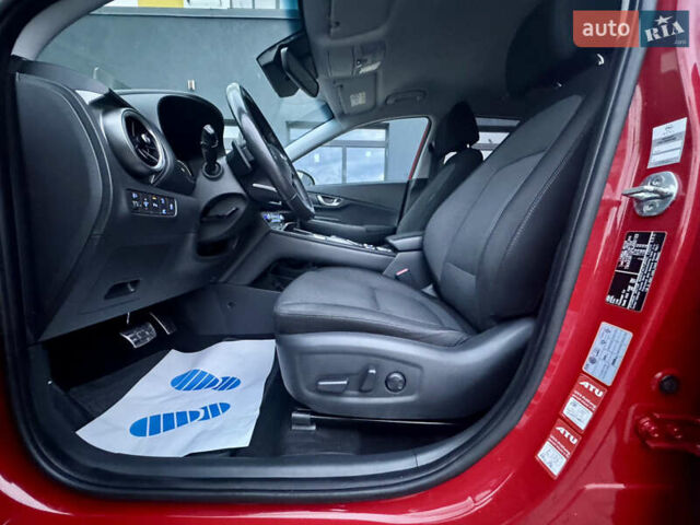 Красный Хендай Kona Electric, объемом двигателя 0 л и пробегом 161 тыс. км за 17999 $, фото 31 на Automoto.ua
