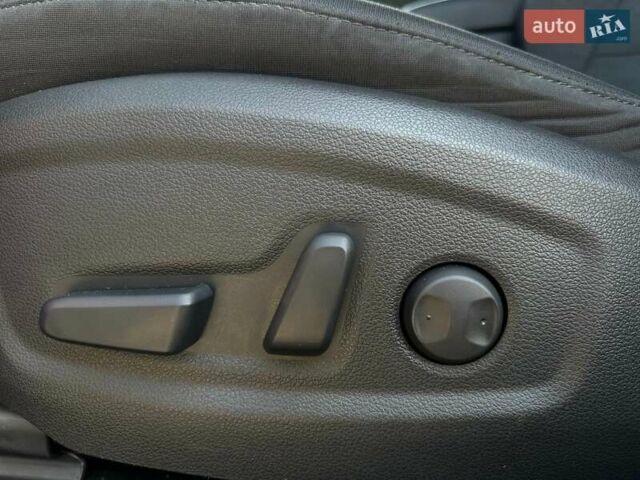 Красный Хендай Kona Electric, объемом двигателя 0 л и пробегом 113 тыс. км за 19900 $, фото 12 на Automoto.ua