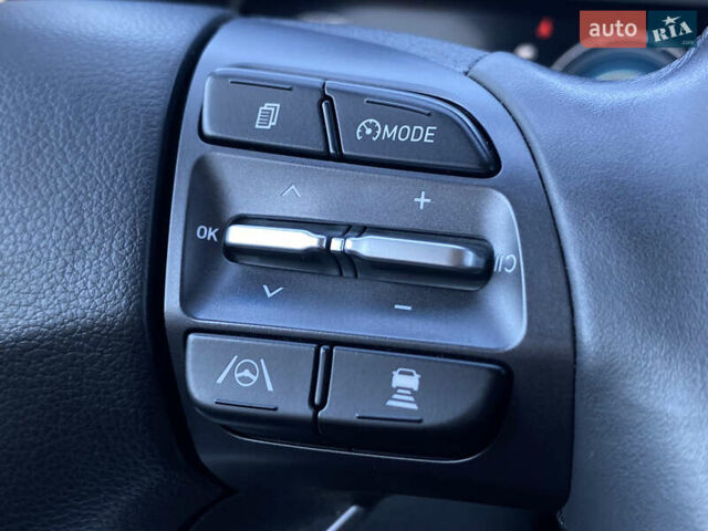 Червоний Хендай Kona Electric, об'ємом двигуна 0 л та пробігом 52 тис. км за 23200 $, фото 5 на Automoto.ua