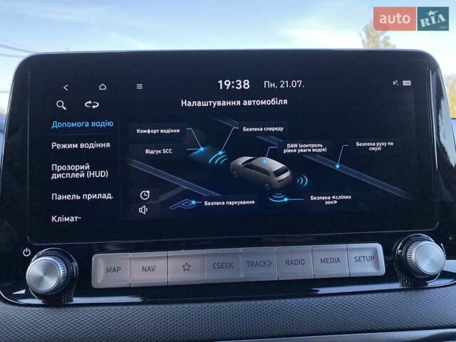 Красный Хендай Kona Electric, объемом двигателя 0 л и пробегом 105 тыс. км за 20500 $, фото 50 на Automoto.ua