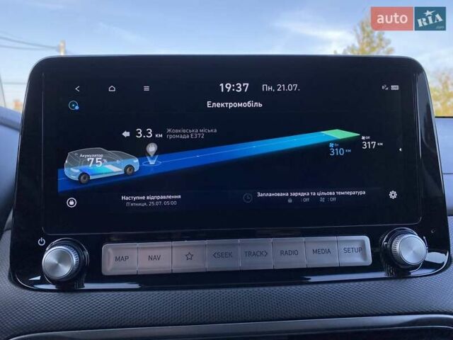 Красный Хендай Kona Electric, объемом двигателя 0 л и пробегом 105 тыс. км за 20500 $, фото 48 на Automoto.ua