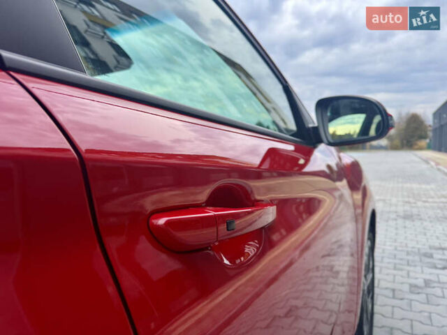 Красный Хендай Kona Electric, объемом двигателя 0 л и пробегом 161 тыс. км за 17999 $, фото 11 на Automoto.ua