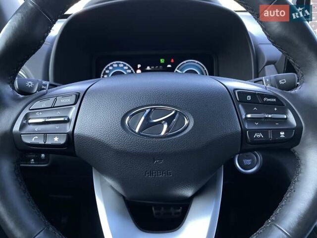 Красный Хендай Kona Electric, объемом двигателя 0 л и пробегом 105 тыс. км за 20500 $, фото 34 на Automoto.ua