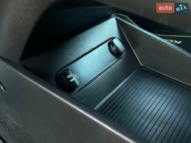 Красный Хендай Kona Electric, объемом двигателя 0 л и пробегом 86 тыс. км за 20600 $, фото 45 на Automoto.ua