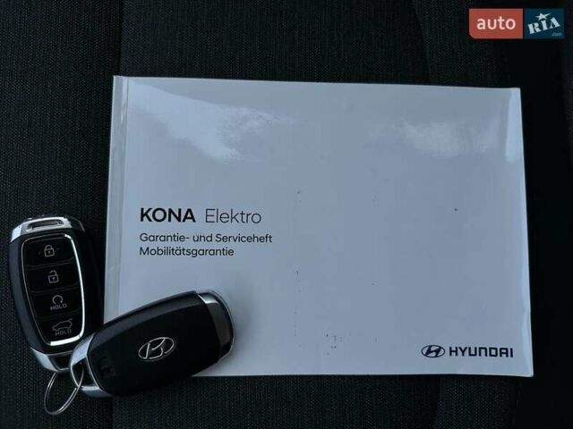 Красный Хендай Kona Electric, объемом двигателя 0 л и пробегом 113 тыс. км за 19900 $, фото 61 на Automoto.ua