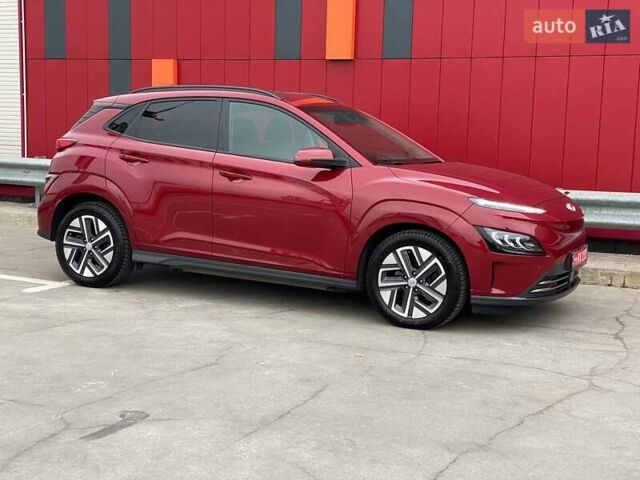 Красный Хендай Kona Electric, объемом двигателя 0 л и пробегом 67 тыс. км за 19999 $, фото 2 на Automoto.ua