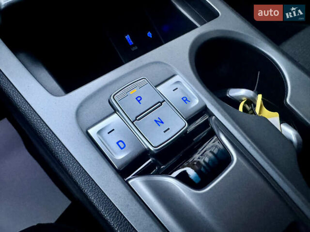 Красный Хендай Kona Electric, объемом двигателя 0 л и пробегом 161 тыс. км за 17999 $, фото 39 на Automoto.ua