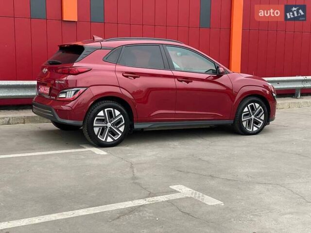 Красный Хендай Kona Electric, объемом двигателя 0 л и пробегом 67 тыс. км за 19999 $, фото 6 на Automoto.ua