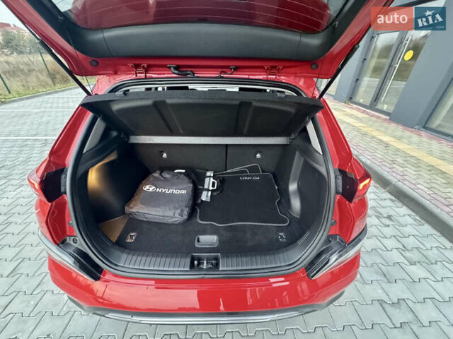 Красный Хендай Kona Electric, объемом двигателя 0 л и пробегом 161 тыс. км за 17999 $, фото 15 на Automoto.ua