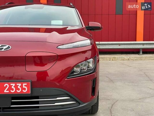 Красный Хендай Kona Electric, объемом двигателя 0 л и пробегом 67 тыс. км за 19999 $, фото 12 на Automoto.ua