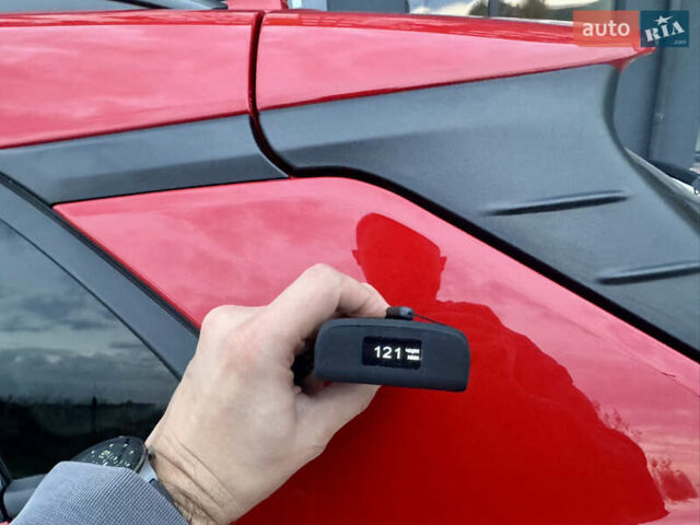 Красный Хендай Kona Electric, объемом двигателя 0 л и пробегом 161 тыс. км за 17999 $, фото 66 на Automoto.ua