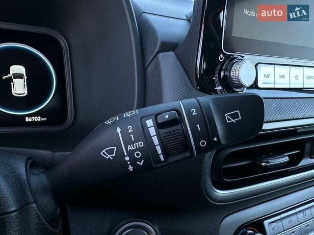 Красный Хендай Kona Electric, объемом двигателя 0 л и пробегом 86 тыс. км за 20600 $, фото 30 на Automoto.ua