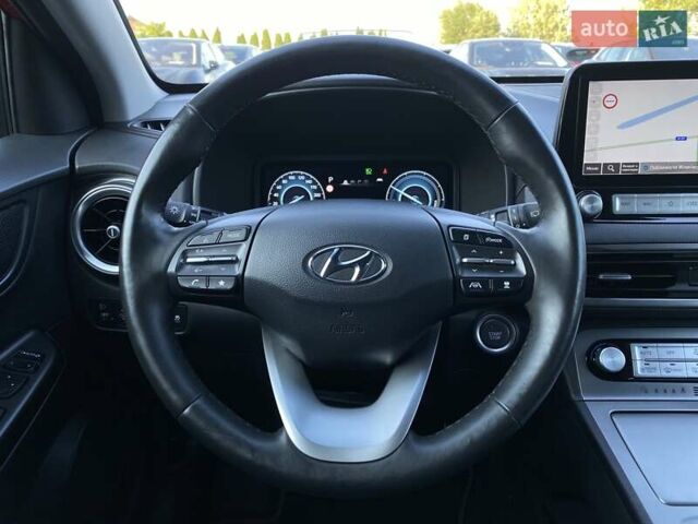 Красный Хендай Kona Electric, объемом двигателя 0 л и пробегом 105 тыс. км за 20500 $, фото 33 на Automoto.ua