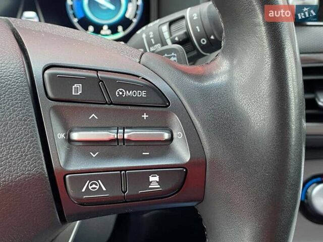 Красный Хендай Kona Electric, объемом двигателя 0 л и пробегом 67 тыс. км за 19999 $, фото 19 на Automoto.ua