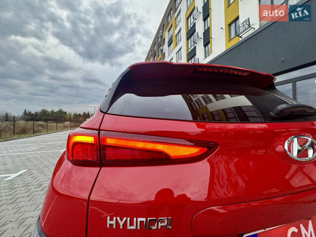Красный Хендай Kona Electric, объемом двигателя 0 л и пробегом 161 тыс. км за 17999 $, фото 9 на Automoto.ua