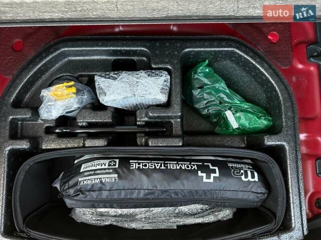 Красный Хендай Kona Electric, объемом двигателя 0 л и пробегом 113 тыс. км за 19900 $, фото 69 на Automoto.ua