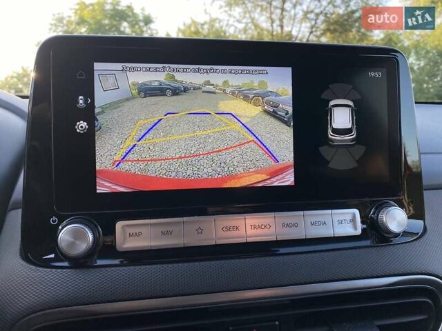 Красный Хендай Kona Electric, объемом двигателя 0 л и пробегом 105 тыс. км за 20500 $, фото 58 на Automoto.ua