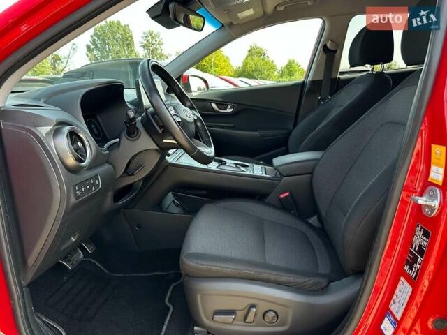 Красный Хендай Kona Electric, объемом двигателя 0 л и пробегом 113 тыс. км за 19900 $, фото 33 на Automoto.ua