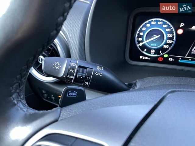 Красный Хендай Kona Electric, объемом двигателя 0 л и пробегом 105 тыс. км за 20500 $, фото 35 на Automoto.ua