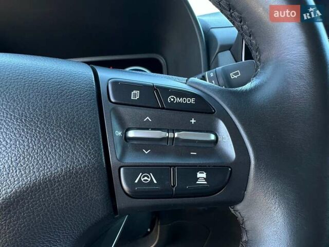 Красный Хендай Kona Electric, объемом двигателя 0 л и пробегом 86 тыс. км за 20600 $, фото 29 на Automoto.ua