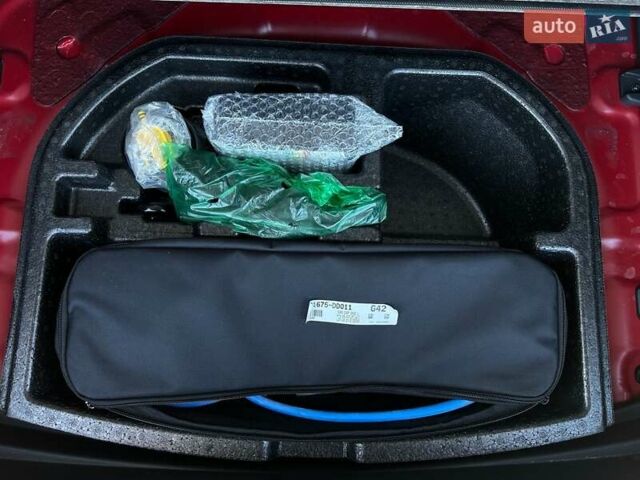 Красный Хендай Kona Electric, объемом двигателя 0 л и пробегом 86 тыс. км за 20600 $, фото 61 на Automoto.ua