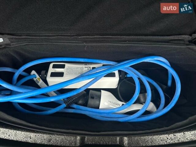 Красный Хендай Kona Electric, объемом двигателя 0 л и пробегом 86 тыс. км за 20600 $, фото 58 на Automoto.ua