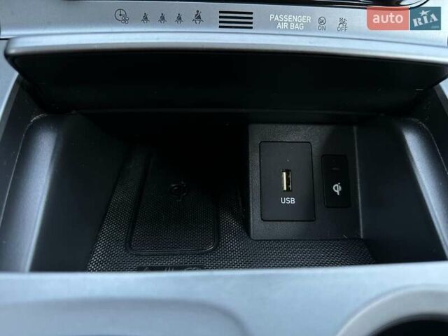 Красный Хендай Kona Electric, объемом двигателя 0 л и пробегом 113 тыс. км за 19900 $, фото 54 на Automoto.ua