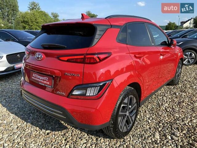 Красный Хендай Kona Electric, объемом двигателя 0 л и пробегом 105 тыс. км за 20500 $, фото 16 на Automoto.ua
