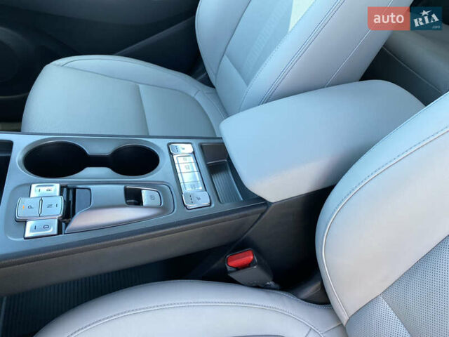 Червоний Хендай Kona Electric, об'ємом двигуна 0 л та пробігом 52 тис. км за 23200 $, фото 62 на Automoto.ua