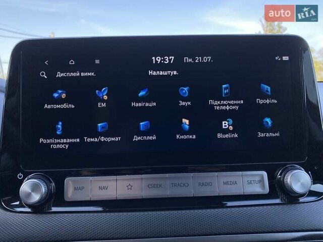 Красный Хендай Kona Electric, объемом двигателя 0 л и пробегом 105 тыс. км за 20200 $, фото 49 на Automoto.ua