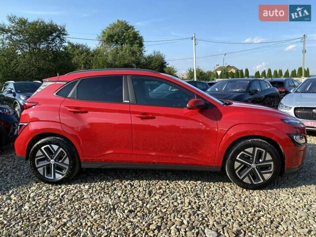 Красный Хендай Kona Electric, объемом двигателя 0 л и пробегом 105 тыс. км за 20200 $, фото 17 на Automoto.ua