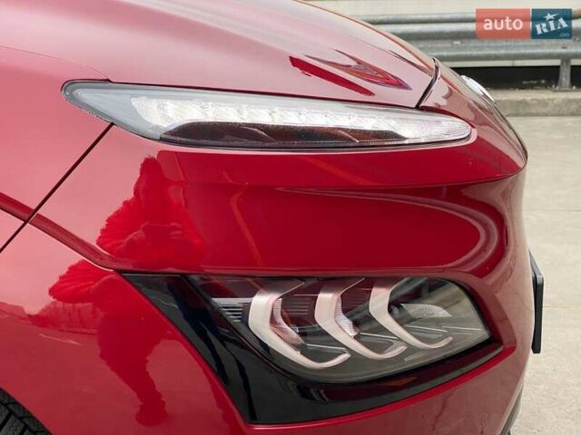 Красный Хендай Kona Electric, объемом двигателя 0 л и пробегом 67 тыс. км за 19999 $, фото 40 на Automoto.ua
