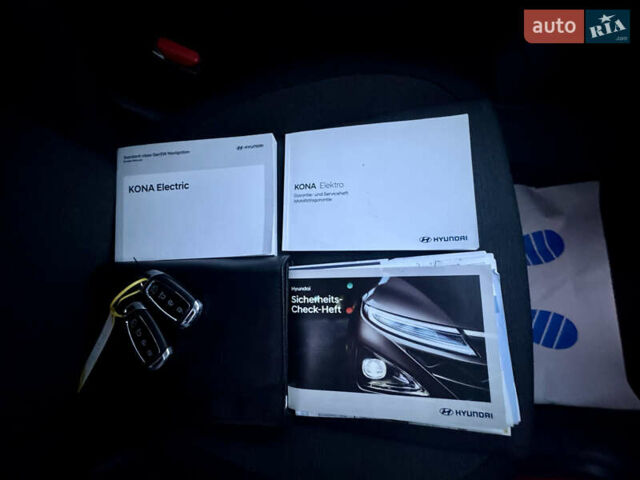 Красный Хендай Kona Electric, объемом двигателя 0 л и пробегом 161 тыс. км за 17999 $, фото 23 на Automoto.ua
